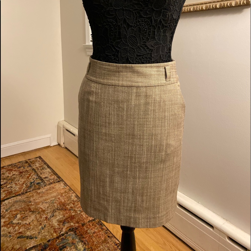Banana Republic Skirt - Tan, Size 2
